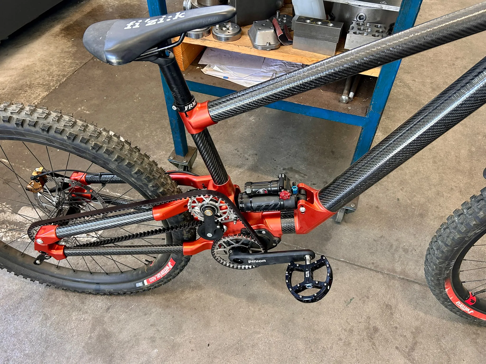 Horse With No Name carbon frame, aluminium junctions and belt drive
